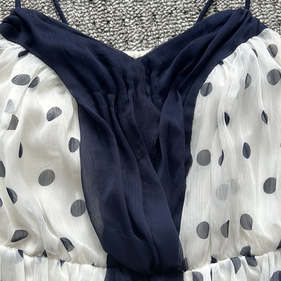 Anthropologie sz. 4 Chiffon polka dot peplum top - Picture 2 of 4